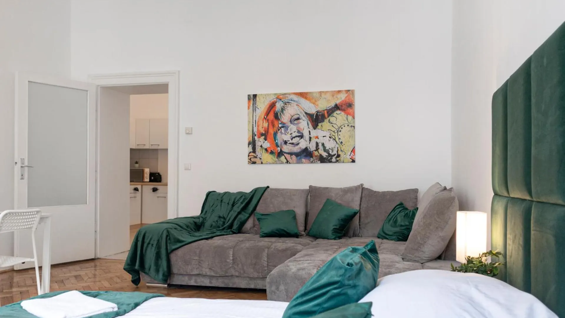 Prime Location & Peaceful Shared 2 Bedroom Apt With Backyard Vienna Austria